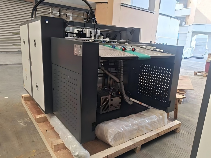 New Star YFMD-1050 自動高速ラミネート機がブラジルに出荷されます。