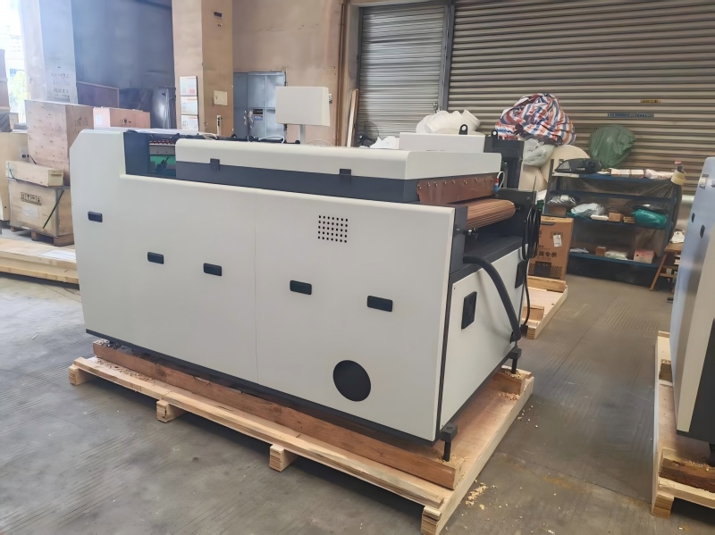 ニュースター自動UV塗装機 SGUV-760A 近日出荷予定です。